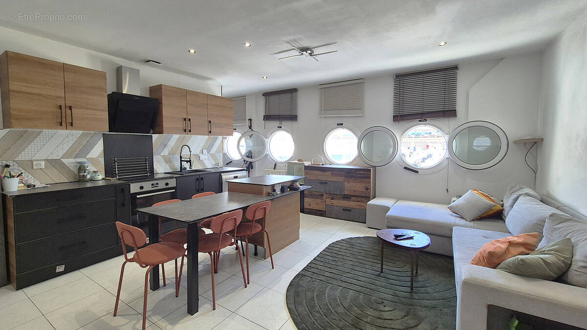 Appartement à MANDELIEU-LA-NAPOULE