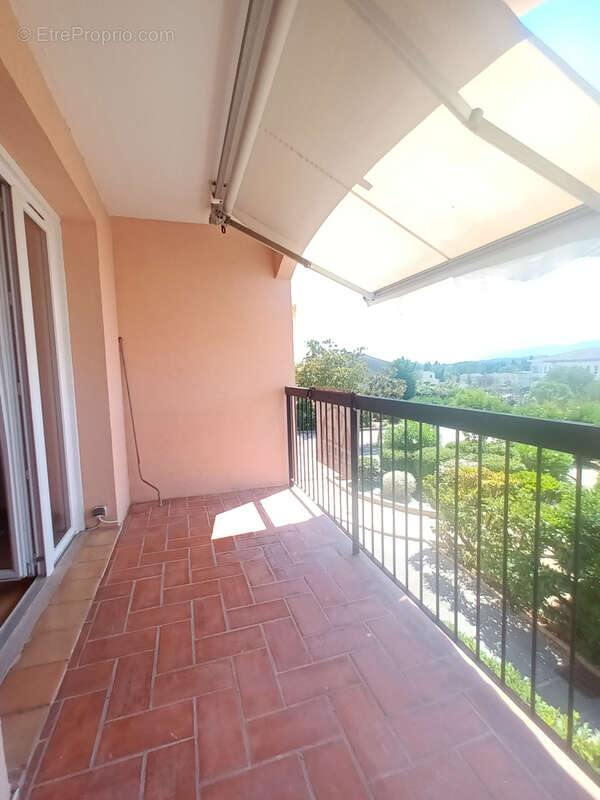 Appartement à MOUANS-SARTOUX