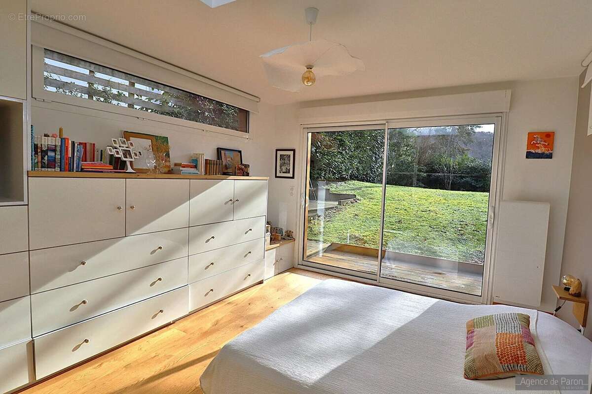 Maison à VERRIERES-LE-BUISSON