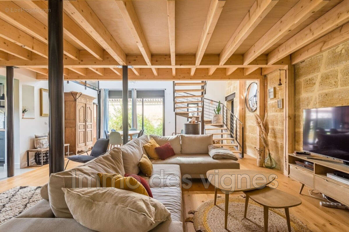 Maison à AMBARES-ET-LAGRAVE