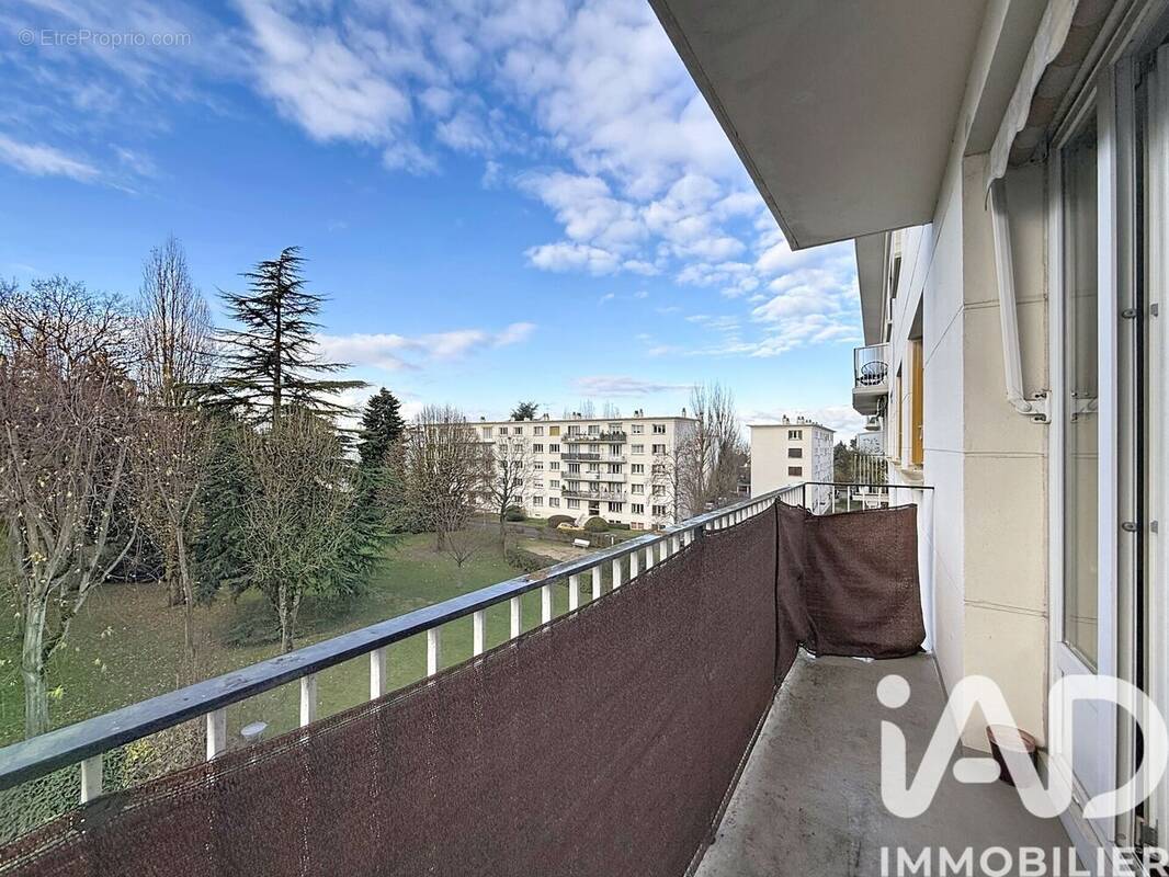 Photo 1 - Appartement à LA CELLE-SAINT-CLOUD