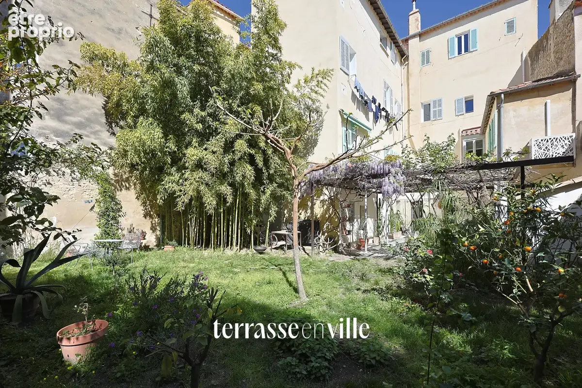 La ciotat   centre historique - grand duplex - t9 - 192 m2   5 ch - parcelle 350m2 - parking - 1 200 000€ - photo 25