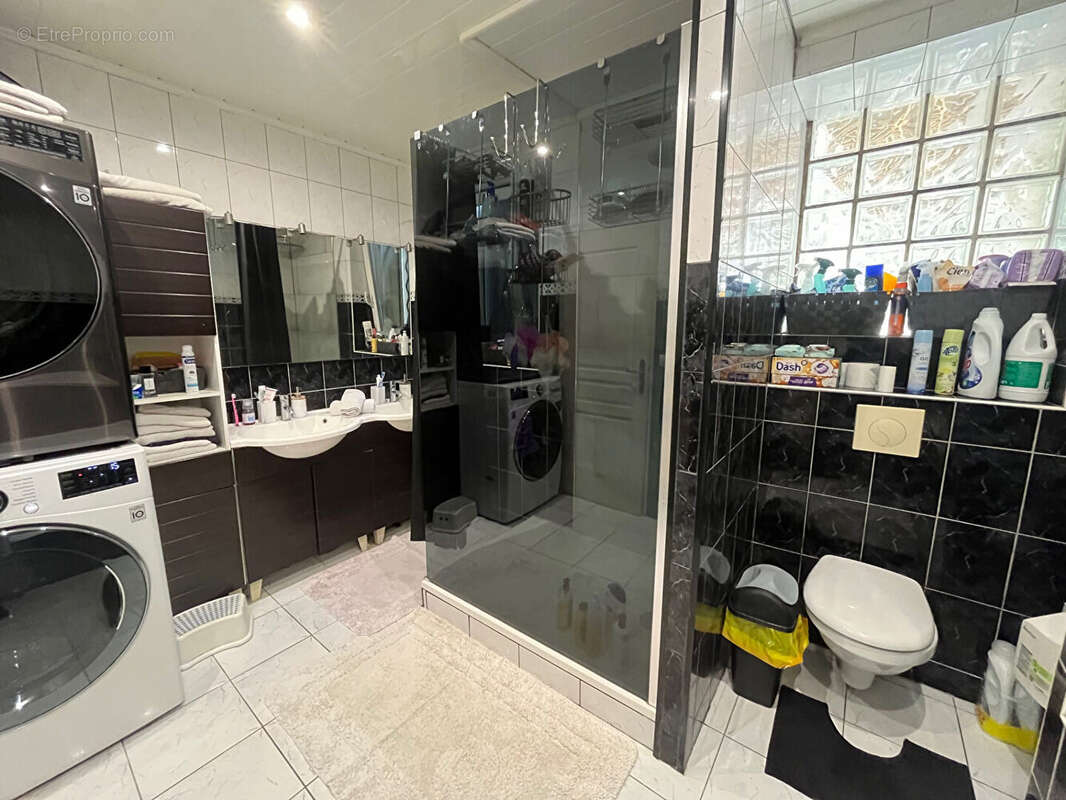 Maison à FOLLAINVILLE-DENNEMONT