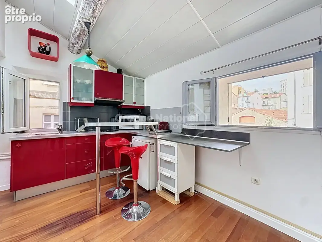 Cannes forville, studio mezzanine au dernier étage - photo 7