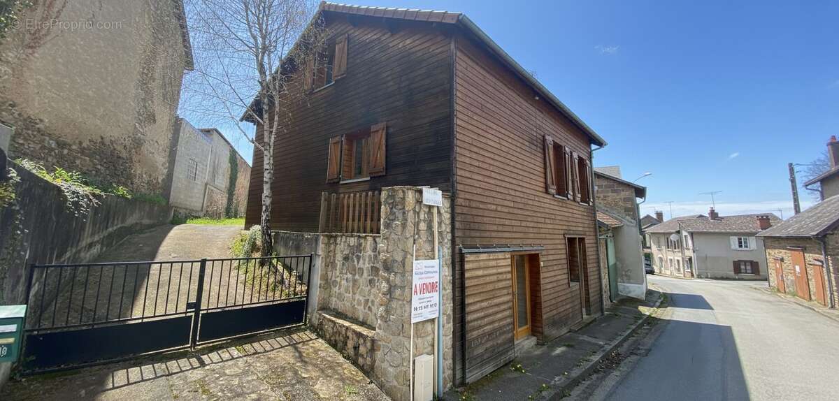 Maison à CHATEAUNEUF-LA-FORET