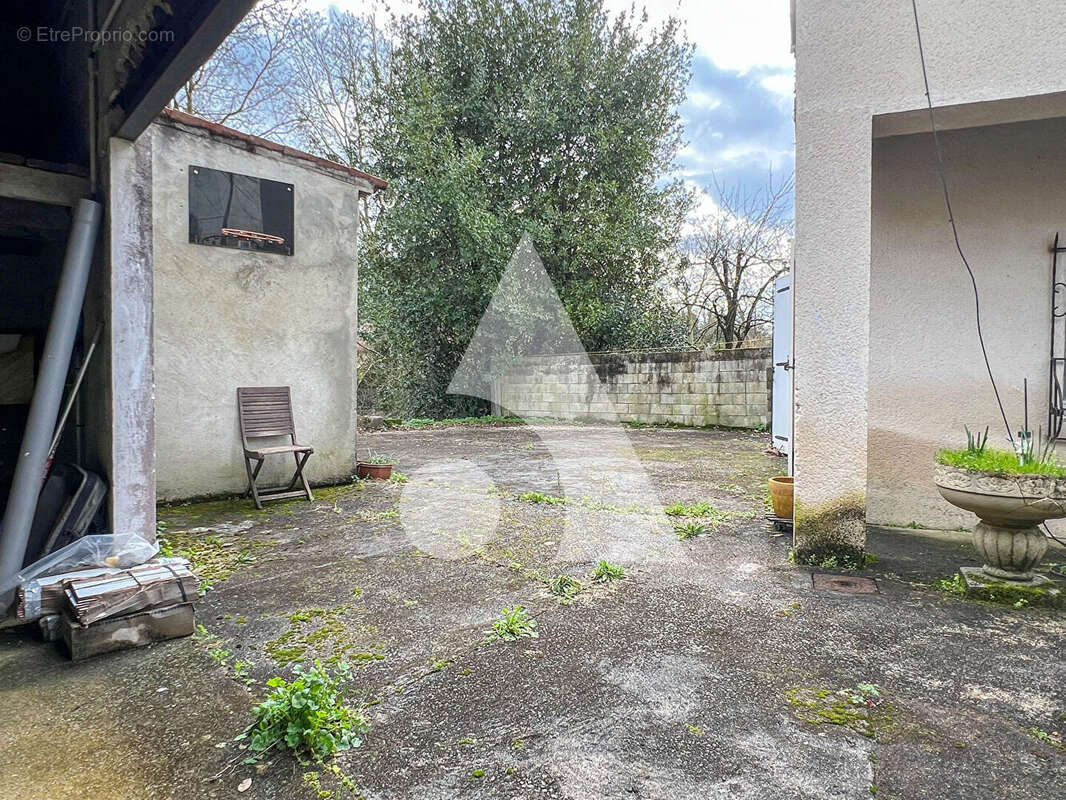 Maison à SAINTES