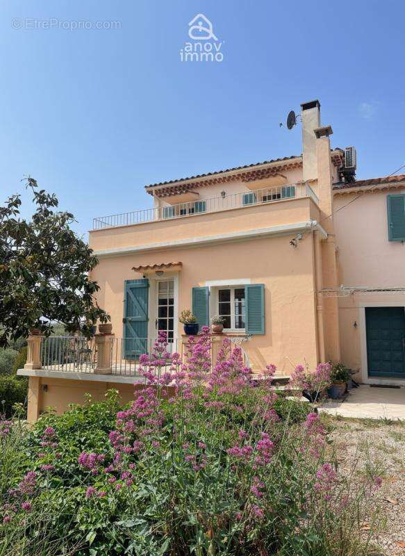 Maison à LE CASTELLET
