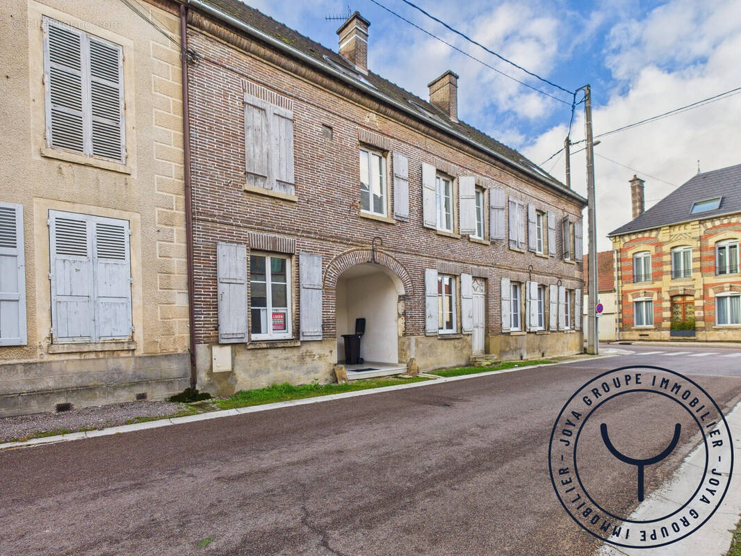 Appartement à SAINT-MARDS-EN-OTHE