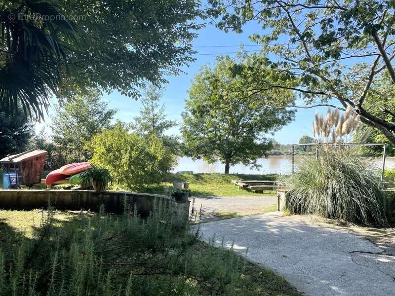 QUINSAC - belle maison de caractère en pierre de 160 m² avec vue exceptionnelle sur la rivière - photo 3