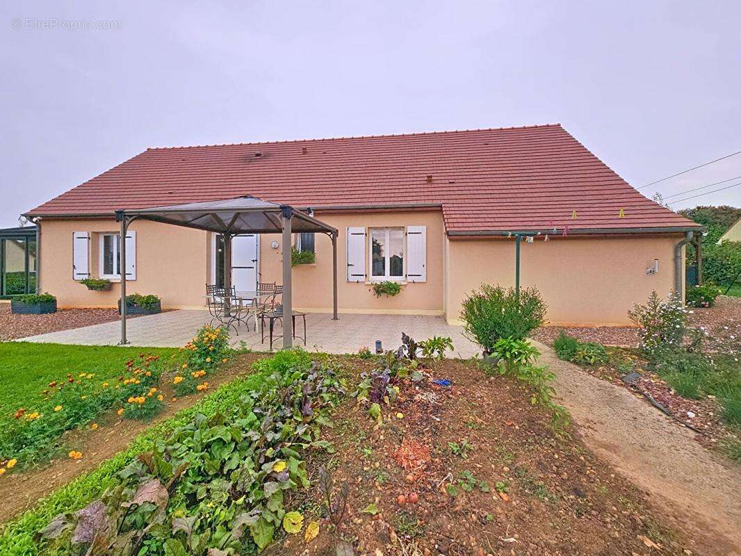 Maison à FRESNAY-SUR-SARTHE