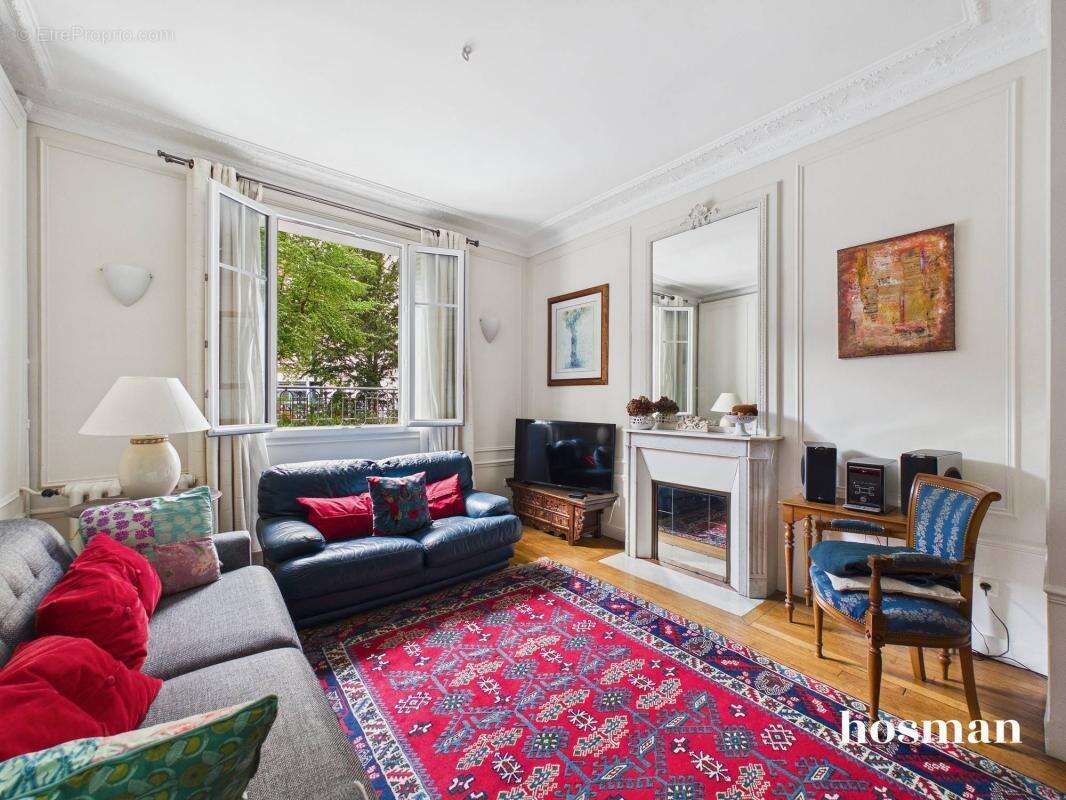 Appartement 3 pièces, 82 m² - Charme de l'ancien donnant sur le Square de Clignancourt -Jules Joffrin Paris 18ème - photo 2