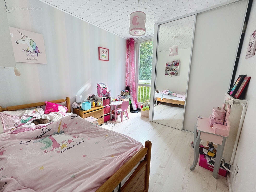 Appartement à SAINT-GENIS-LAVAL