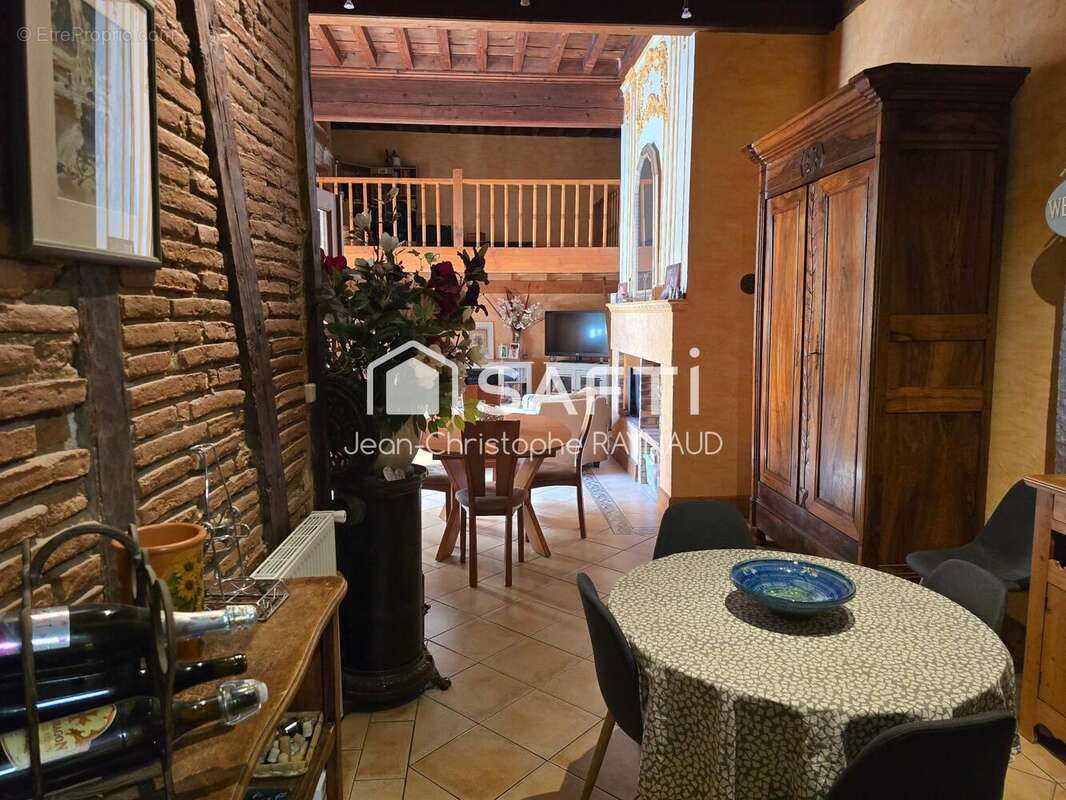 Appartement 417 m² à Lisle-Sur-Tarn  - photo 8