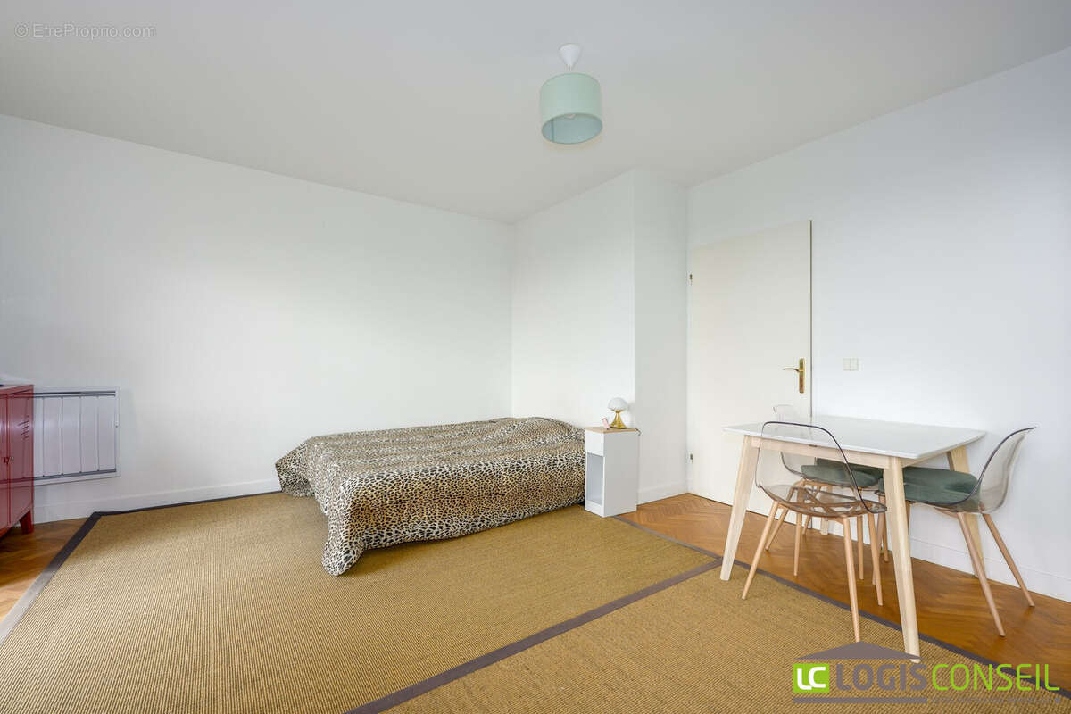Appartement à LE PLESSIS-ROBINSON