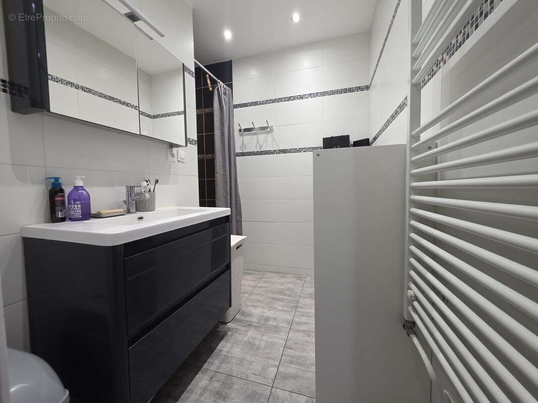 Appartement à VENISSIEUX