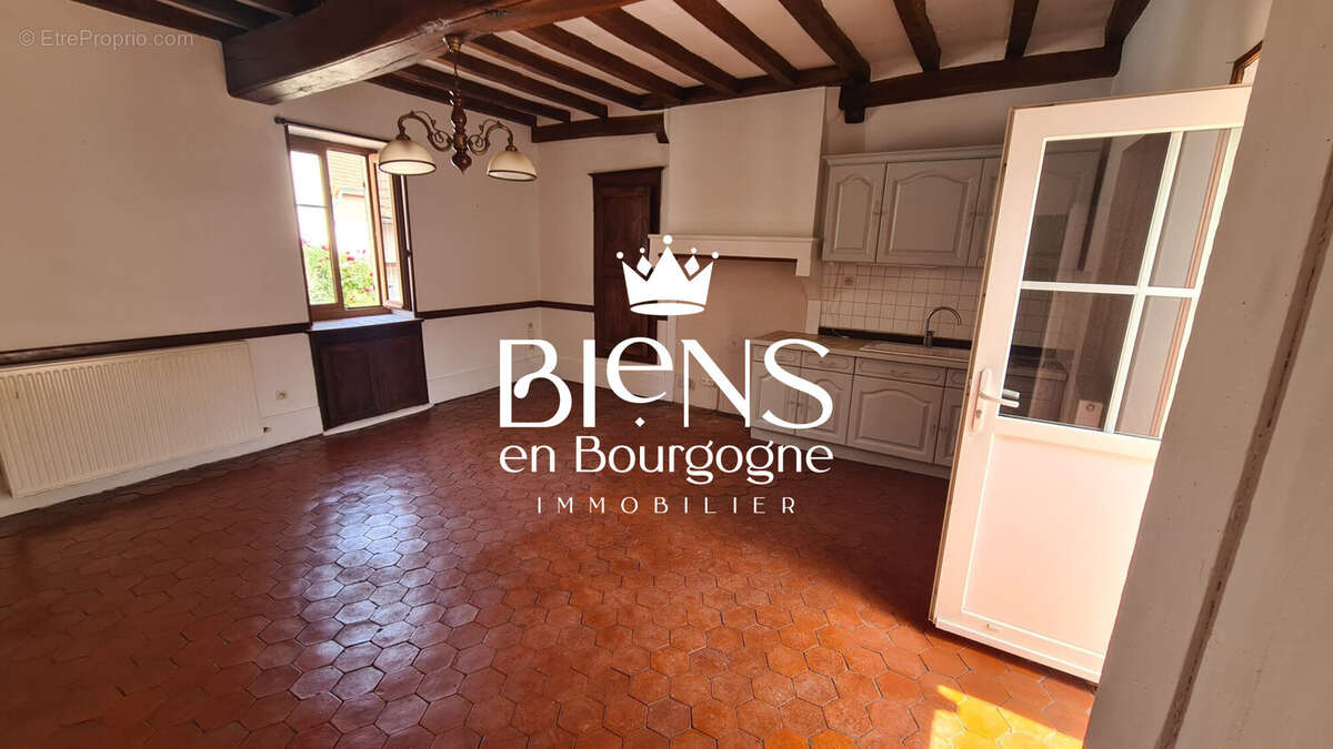 Maison à LA ROCHEPOT