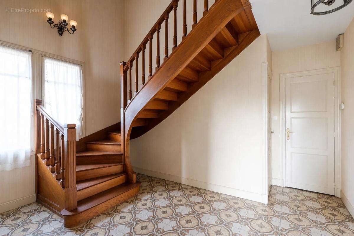 Maison de 195m² en vente à Poitiers Dunes/Dolmen - photo 14