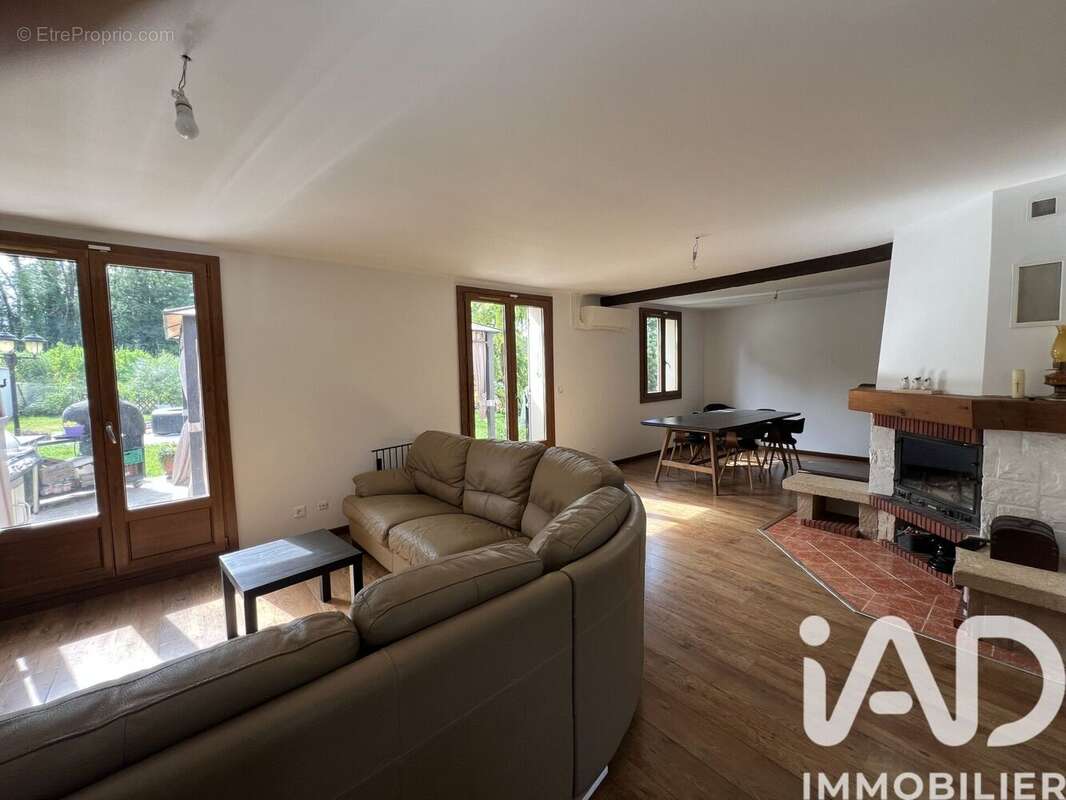 Maison 150 m² à La Celle-Sur-Morin  - photo 3