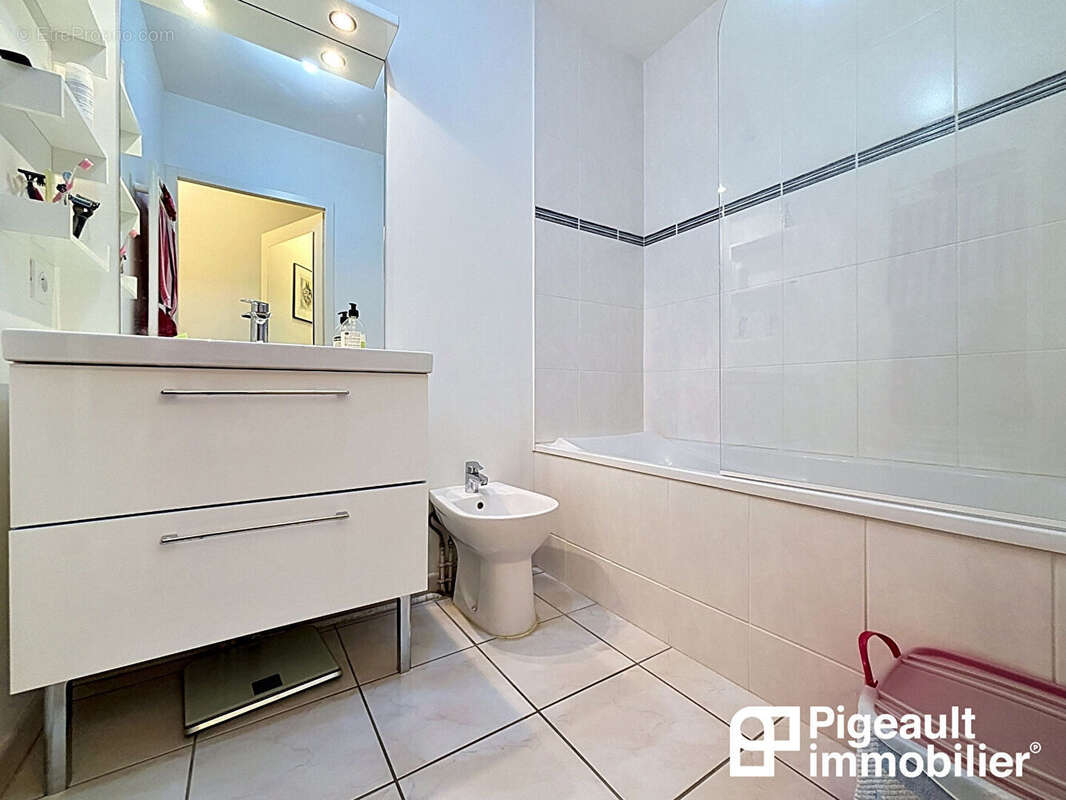 Appartement T3 rez de jardin sous compromis - Rennes - Arsenal Redon - Parking - photo 12