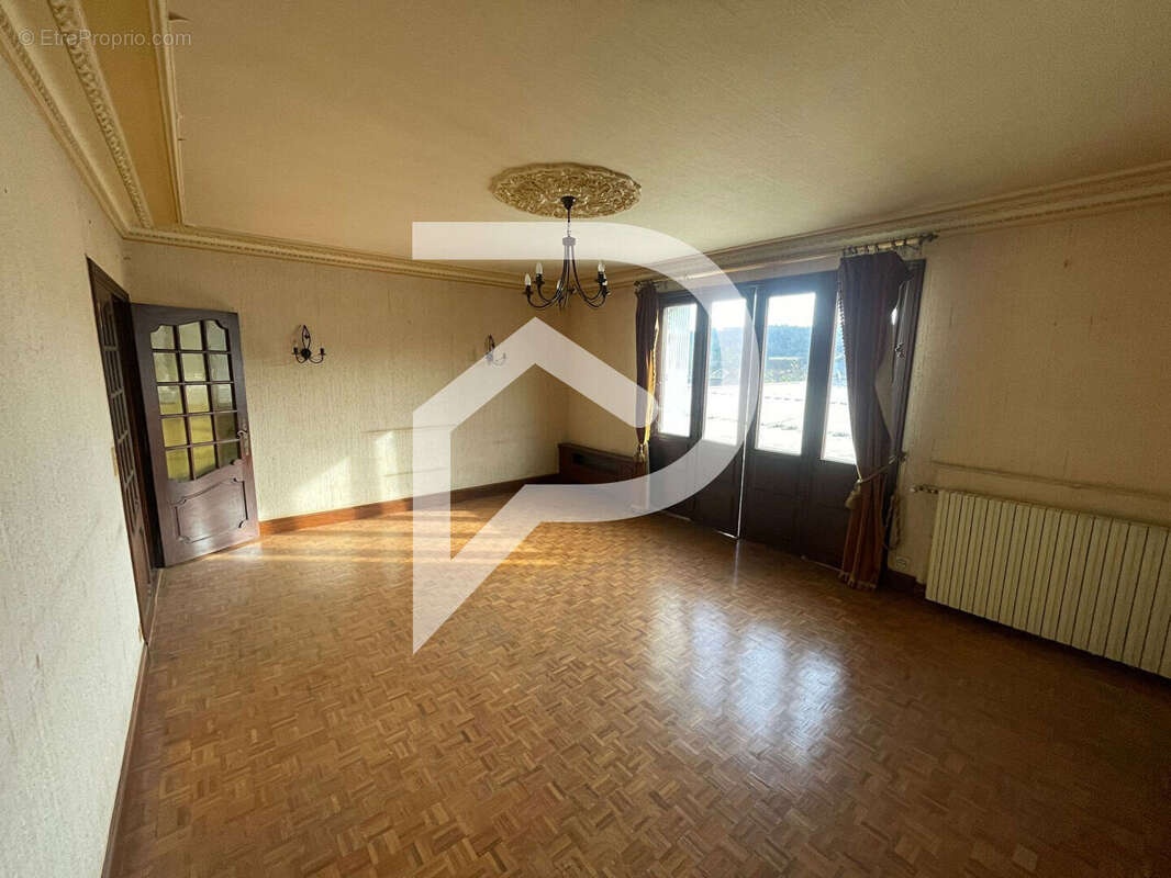 Appartement à BAGNAC-SUR-CELE