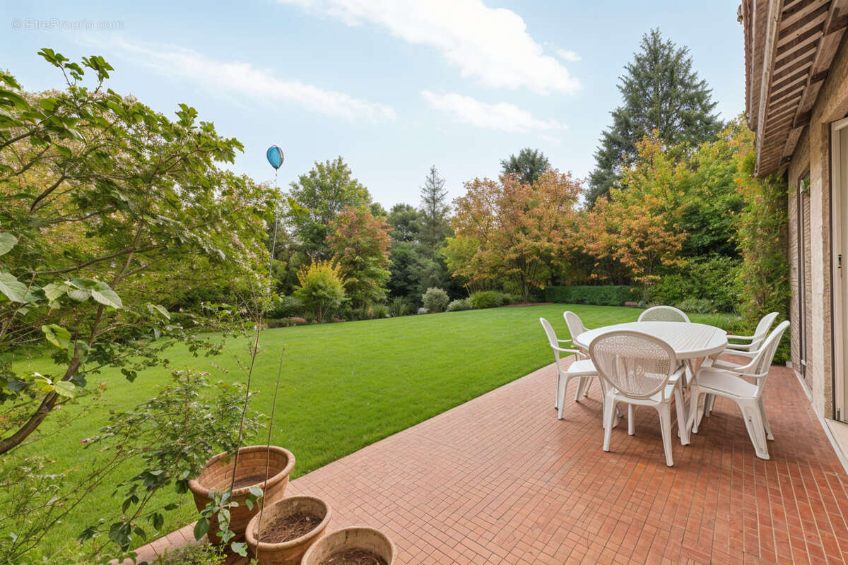 Maison à LA CELLE-SAINT-CLOUD