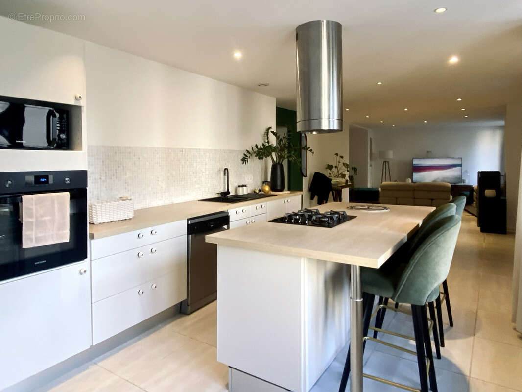 Maison à CHANTEMERLE-LES-BLES