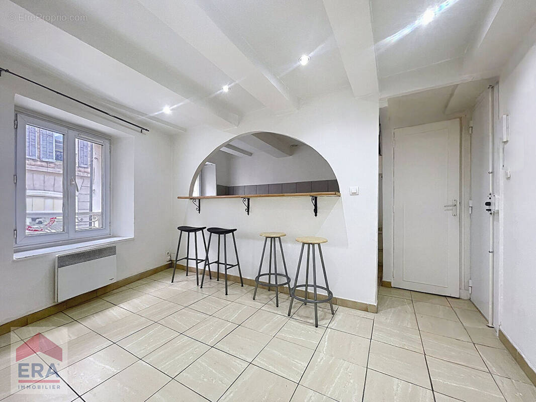 Appartement à MARSEILLE-6E