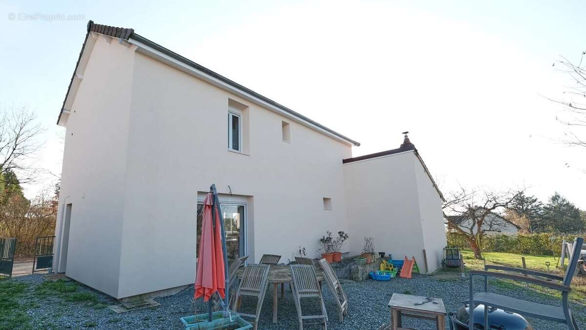Maison à TOULON-SUR-ARROUX