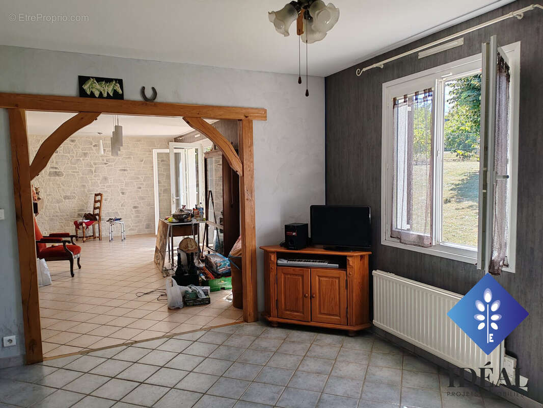 Maison à GOMMECOURT