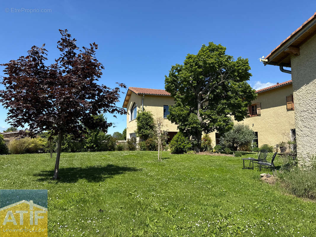 Maison à SAINT-JULIEN-D'ODDES