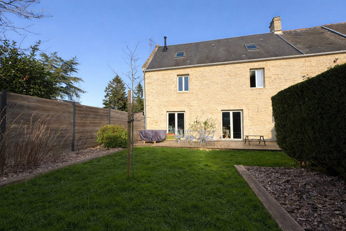 Maison à FONTAINE-HENRY