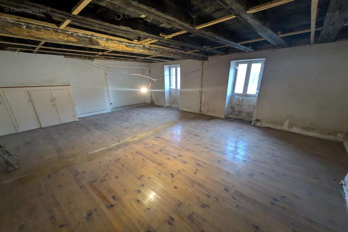 Maison à SAINT-SEINE-L'ABBAYE