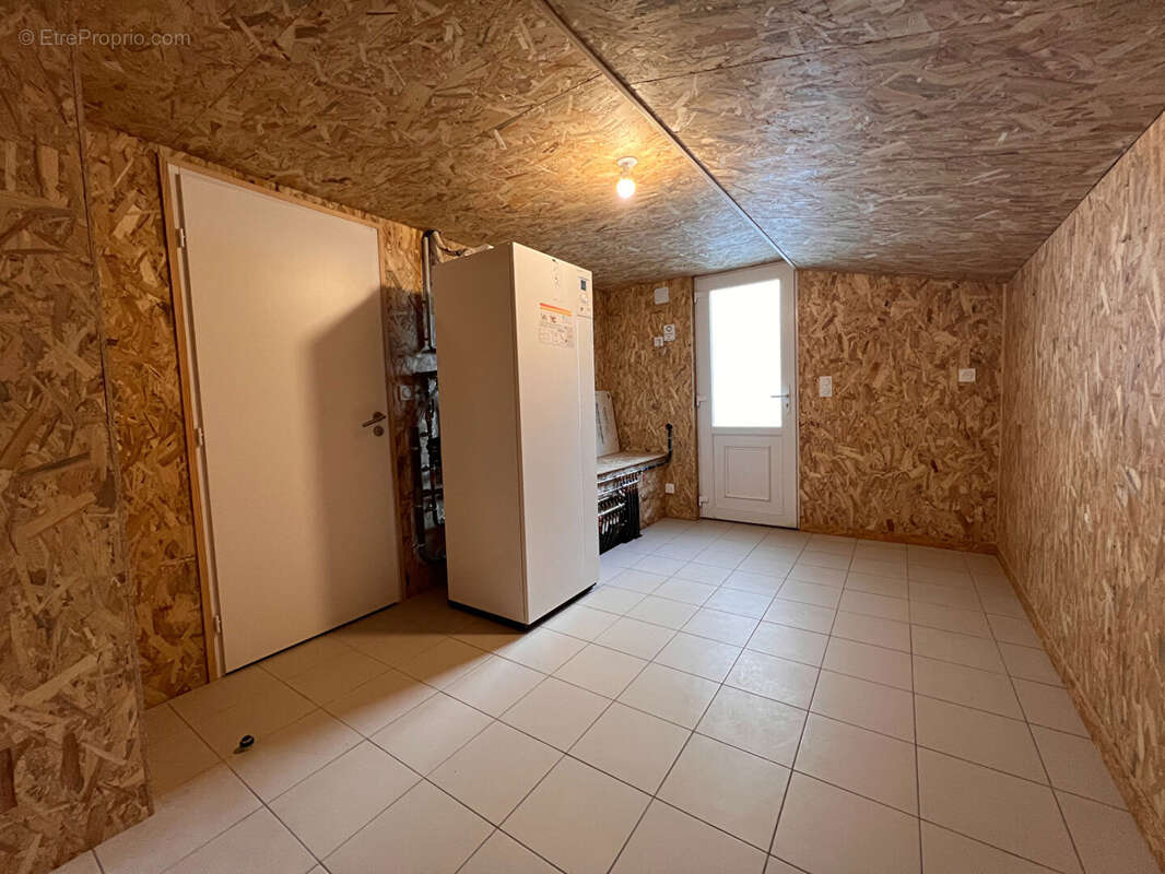 AIZENAY, maison en pierres 4 chbres entièrement rénovée + GRANGE - photo 15