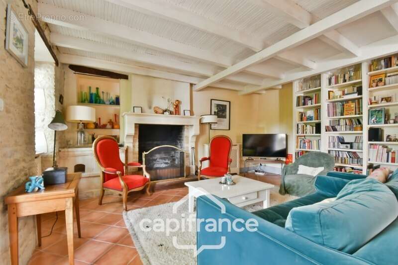Maison charentaise rénovée à vendre 6 pièces COURCELLES (17), proche commerces, d'une superficie de 149m² avec atelier et jardin - photo 7