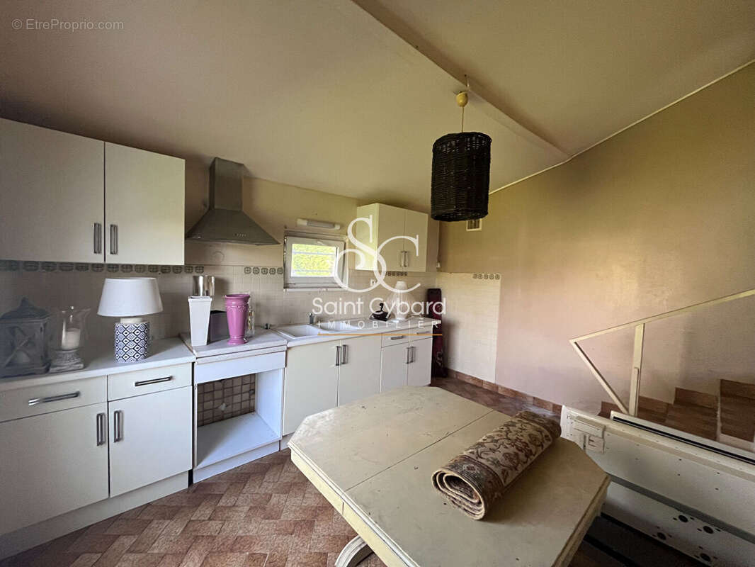 Maison à SAINT-YRIEIX-SUR-CHARENTE