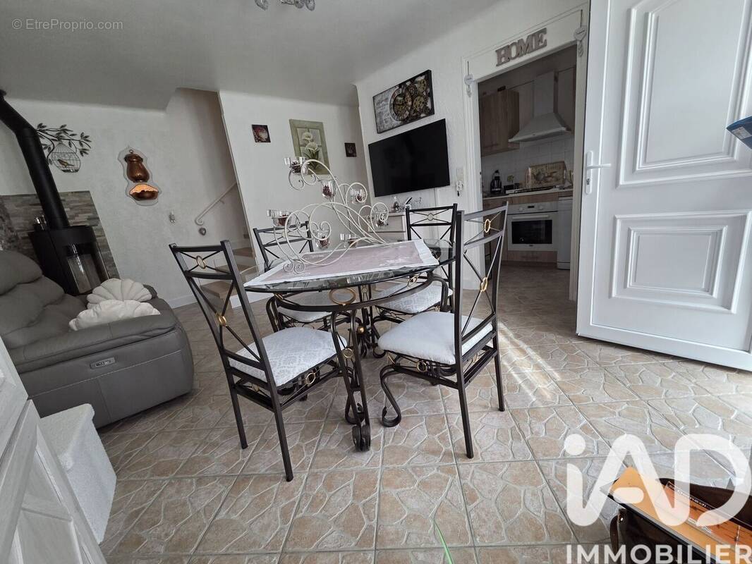 Photo 1 - Maison à ROUGIERS