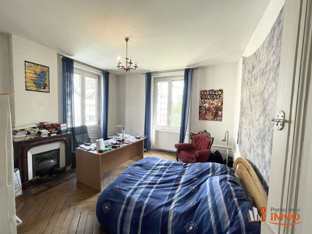 Maison 271 m² à Saint-Etienne  - photo 9
