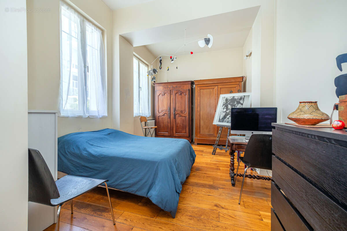 Appartement à PARIS-14E