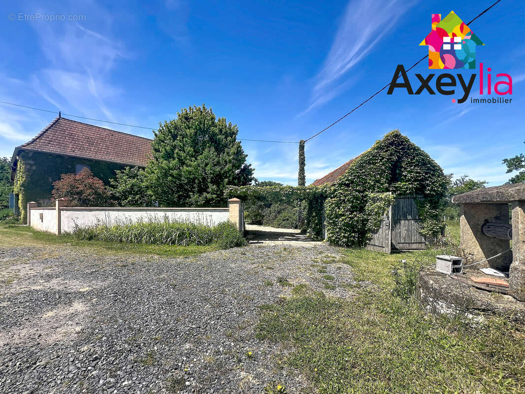 A vendre - corps de ferme - neuilly-en-donjon - photo 2