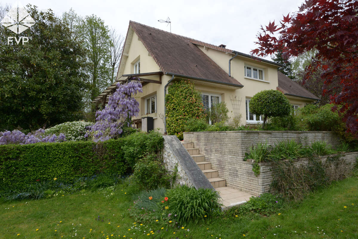 Maison à GRUCHET-LE-VALASSE