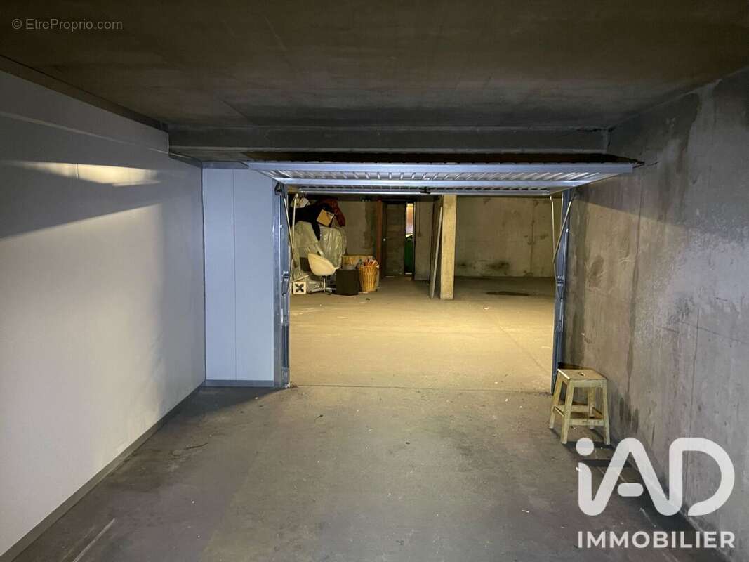 Photo 2 - Parking à PARIS-10E