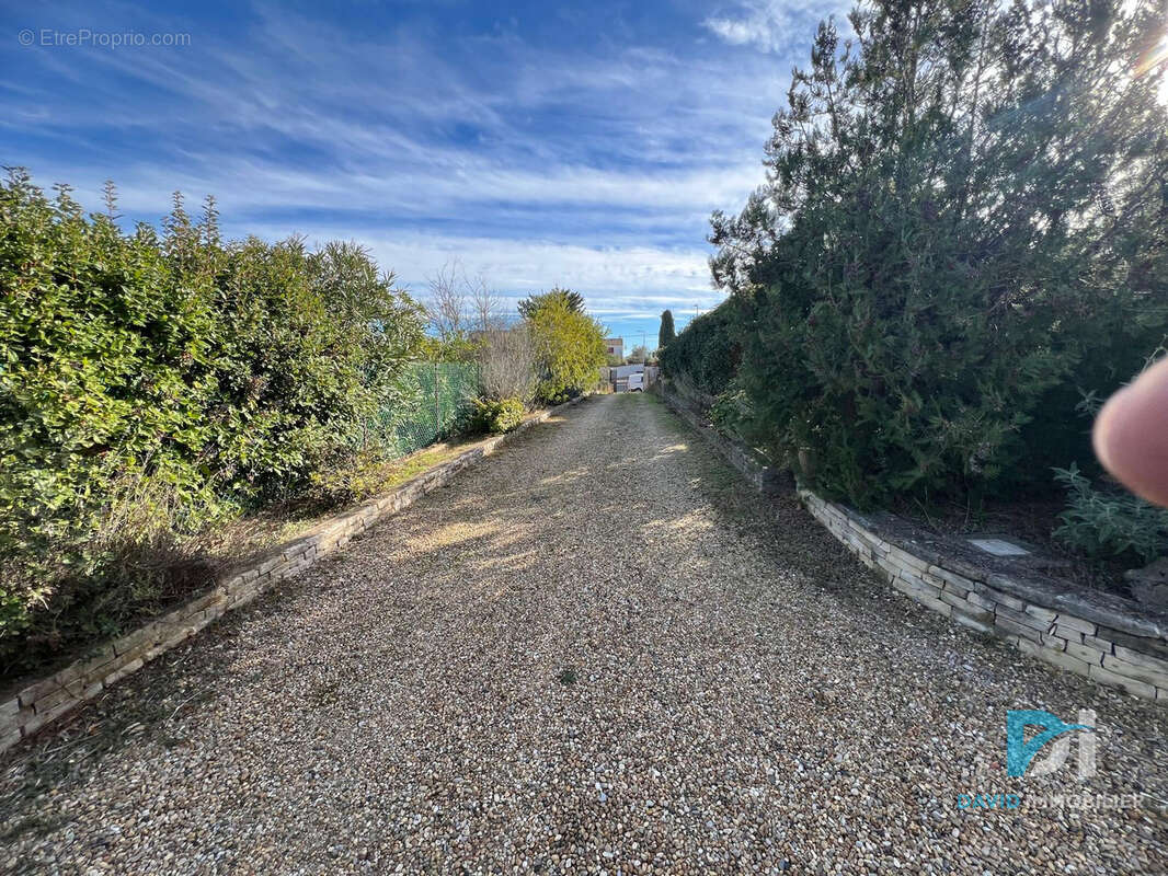 Bassan : grande villa de 233 m2 sur terrain de 1082 m2 en cours de rénovation - photo 16