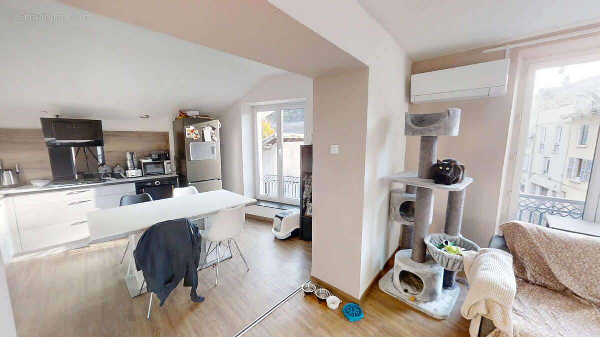 Appartement à DOMENE