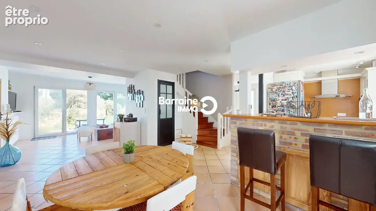 BARRAINE IMMO - A VENDRE EN EXCLUSIVITE : Maison familiale au coeur de Saint-Renan - Réf : PZ00394-FL - photo 2