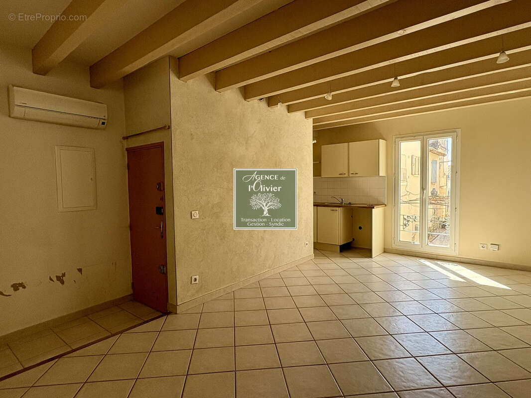Appartement à FOURQUES