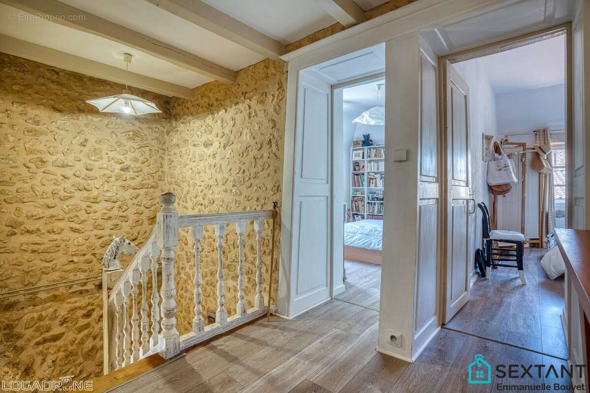 Maison à QUEYSSAC