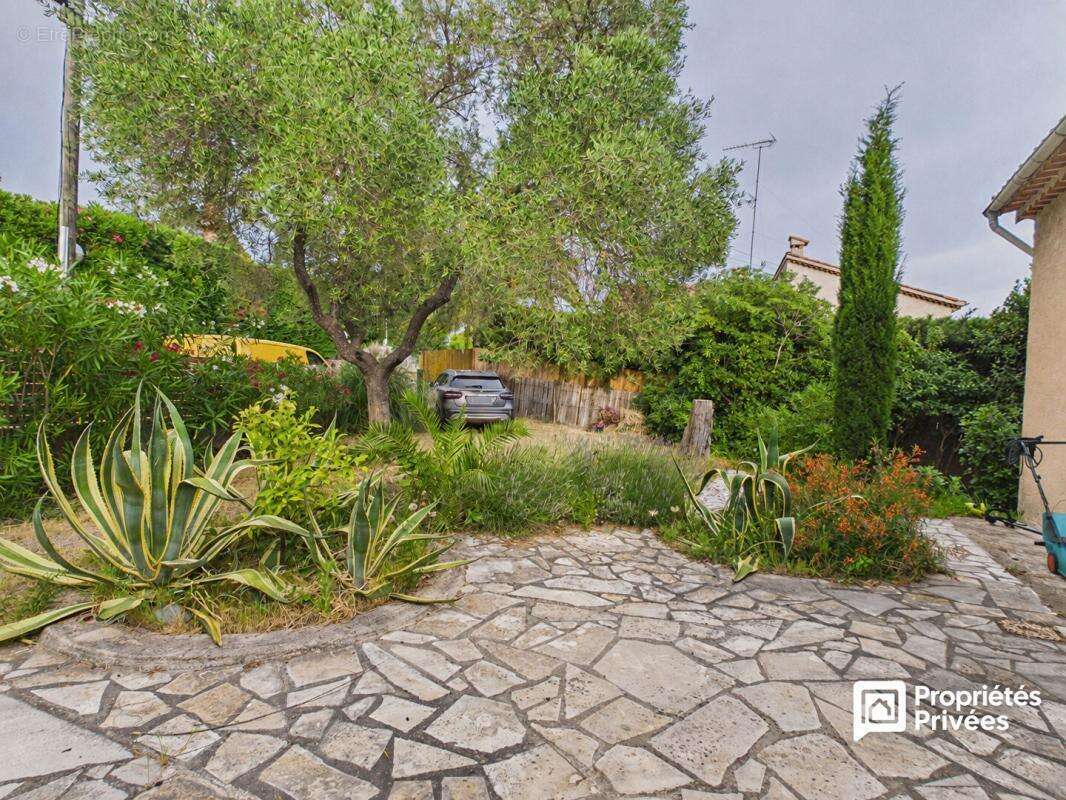 Saint Raphael (83700)Villa plain pied avec studio - photo 4