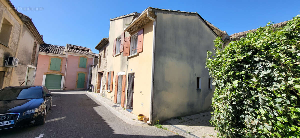 Maison à VIOLES