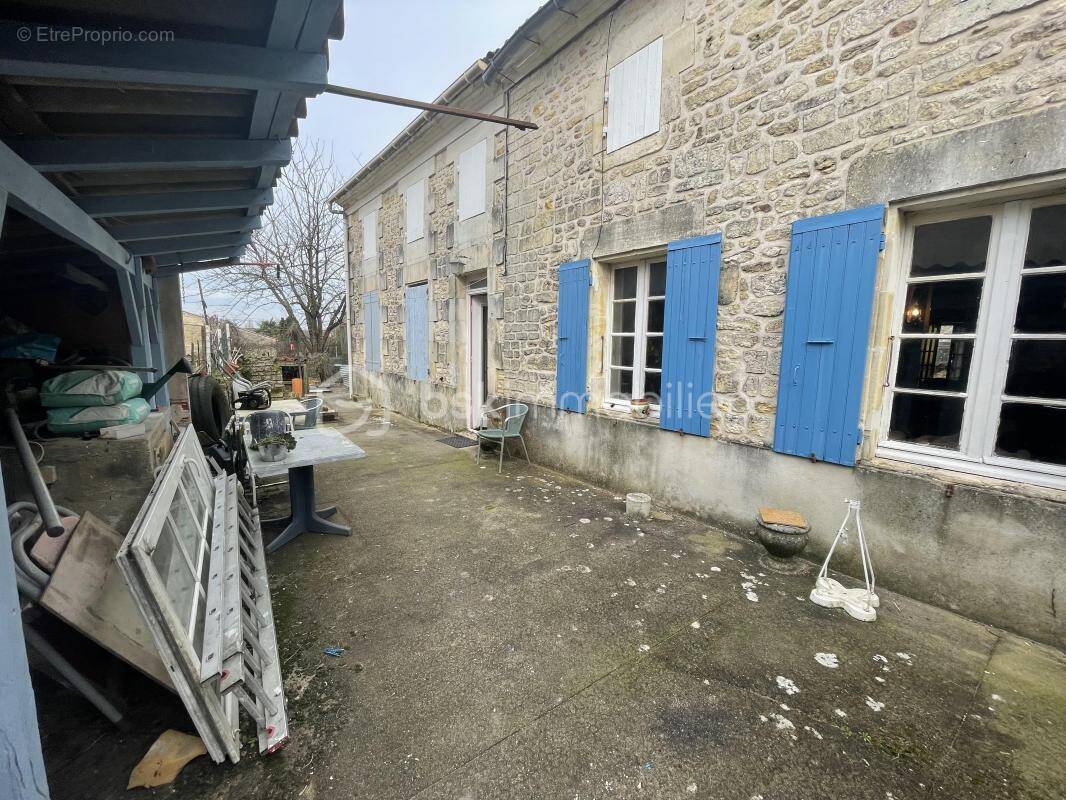  maison en pierre avec dépendance  –  potentiel – 109 000 € négociable - photo 2