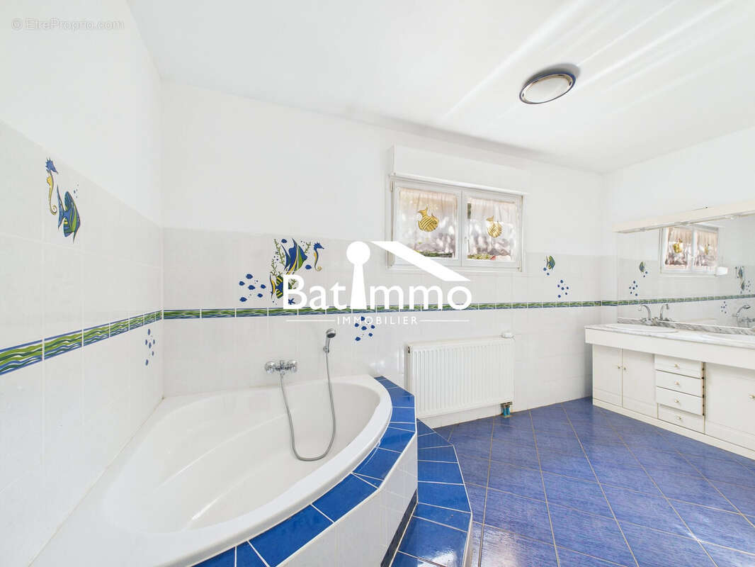 Maison à ARS-SUR-MOSELLE